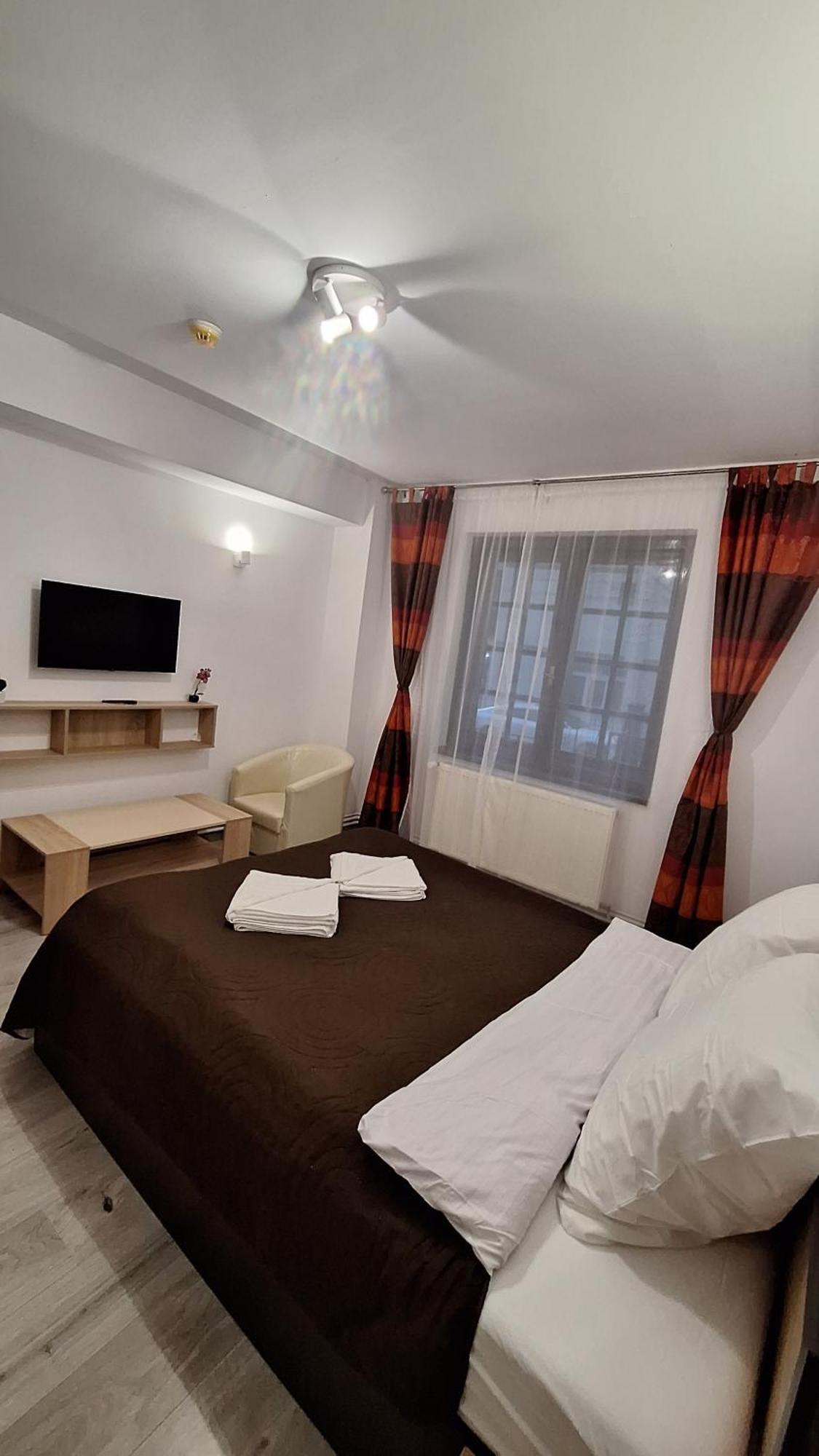 Hotel Casa Antonia à Azuga Extérieur photo