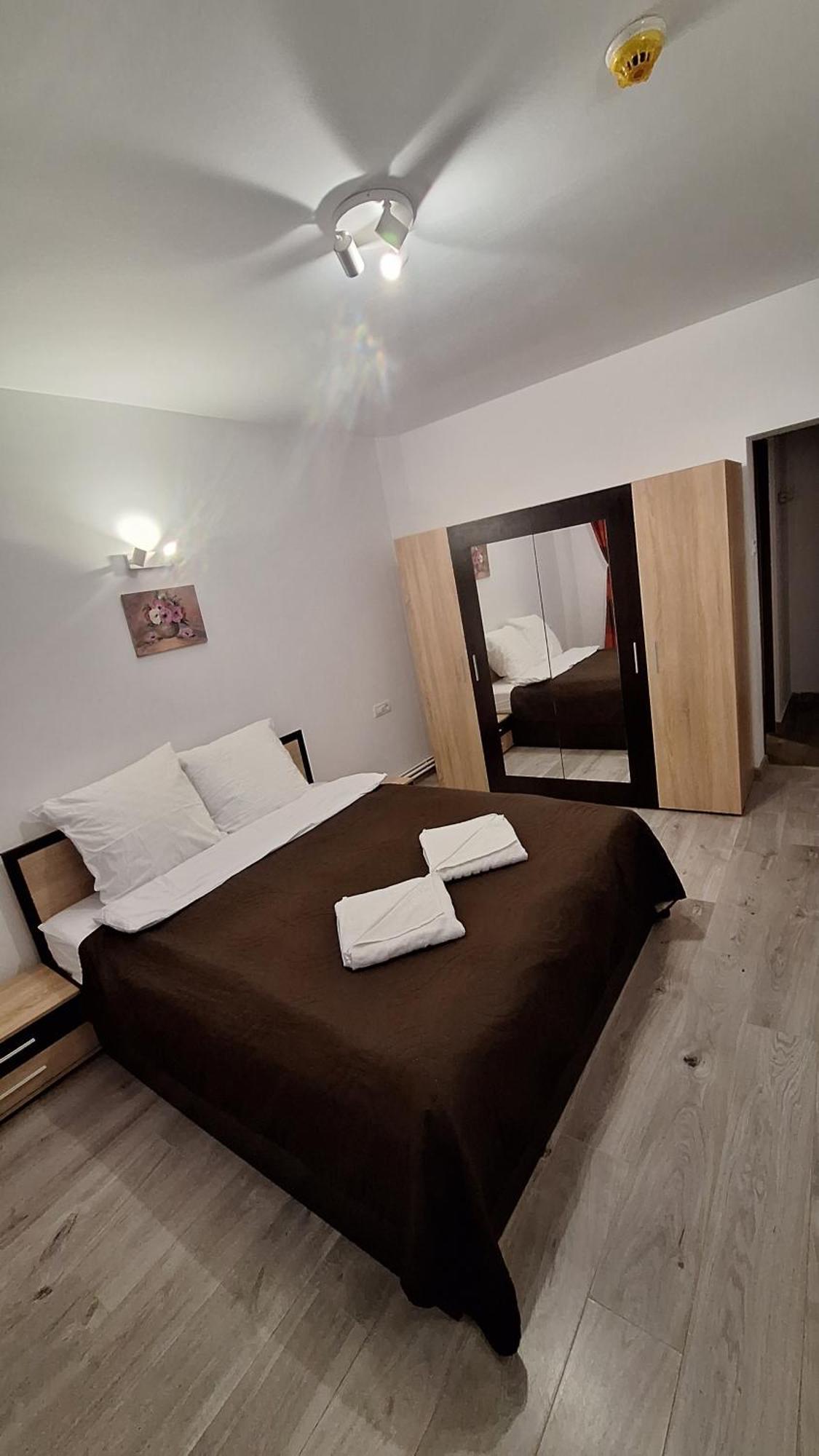 Hotel Casa Antonia à Azuga Extérieur photo